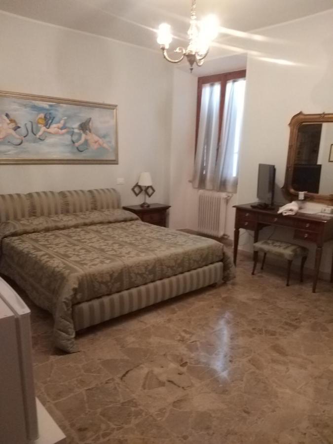 Antica Casa Di Famiglia Hotel Castiglione del Lago Ngoại thất bức ảnh